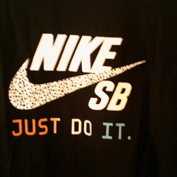NEW NIKE SB "Just Do It Artistic Graphic Tee" MEN'S BLACK T-SHIRT XL HJ5564-010 - Picture 2 of 7